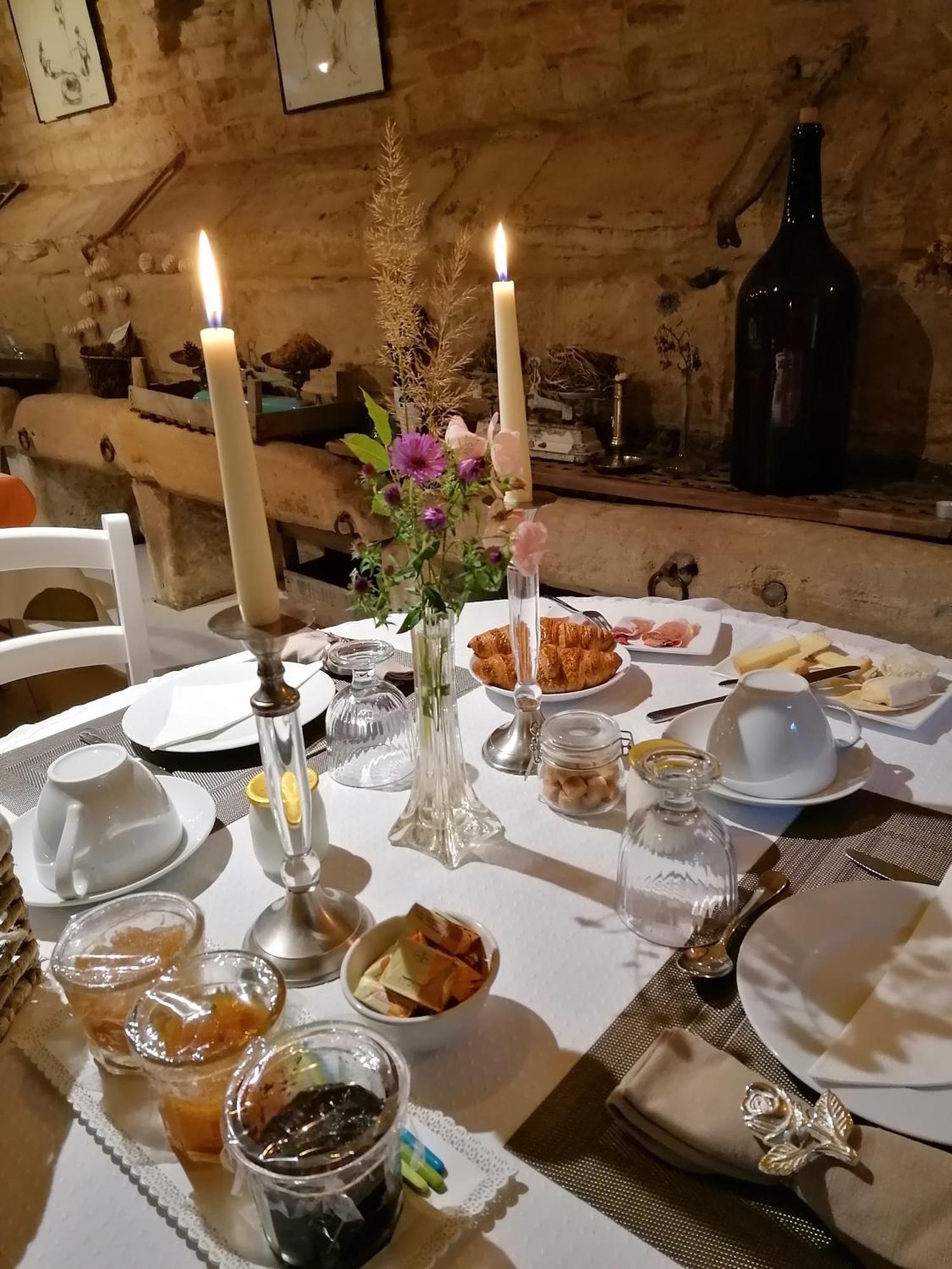 La Malposte Bed & Breakfast Reviers Luaran gambar